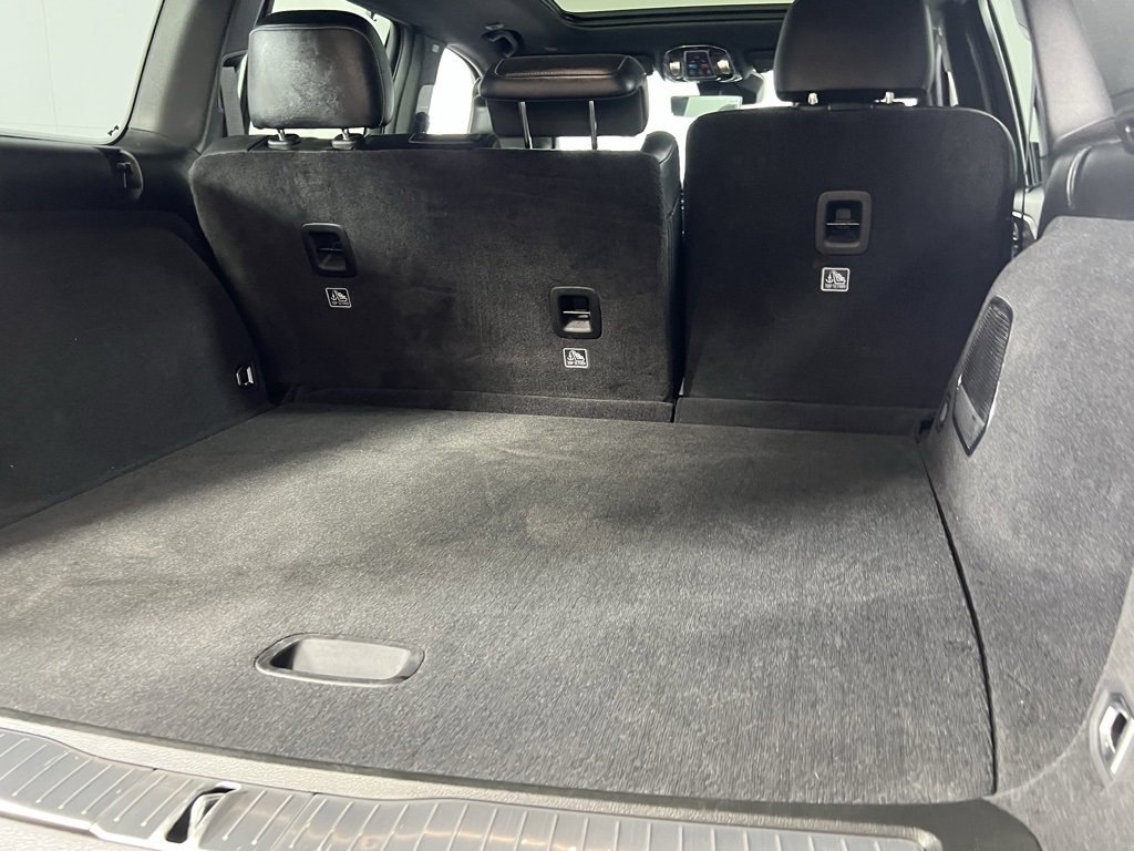 Used 2022 Jeep Grand Cherokee Overland w/ Advanced Protech Group III image 36