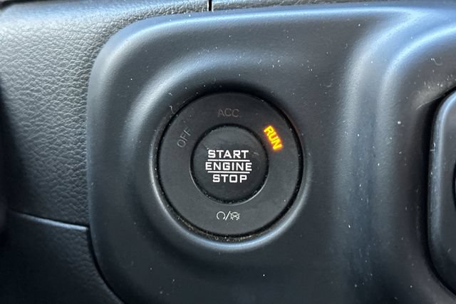Used 2023 Jeep Wrangler Unlimited Sahara w/ Cold Weather Group AWD/4WD image 25
