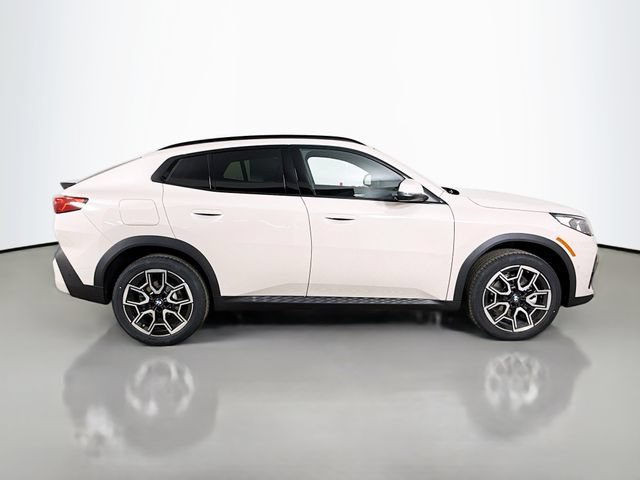 Used 2026 BMW X2 xDrive28i w/ Technology Package AWD/4WD image 8