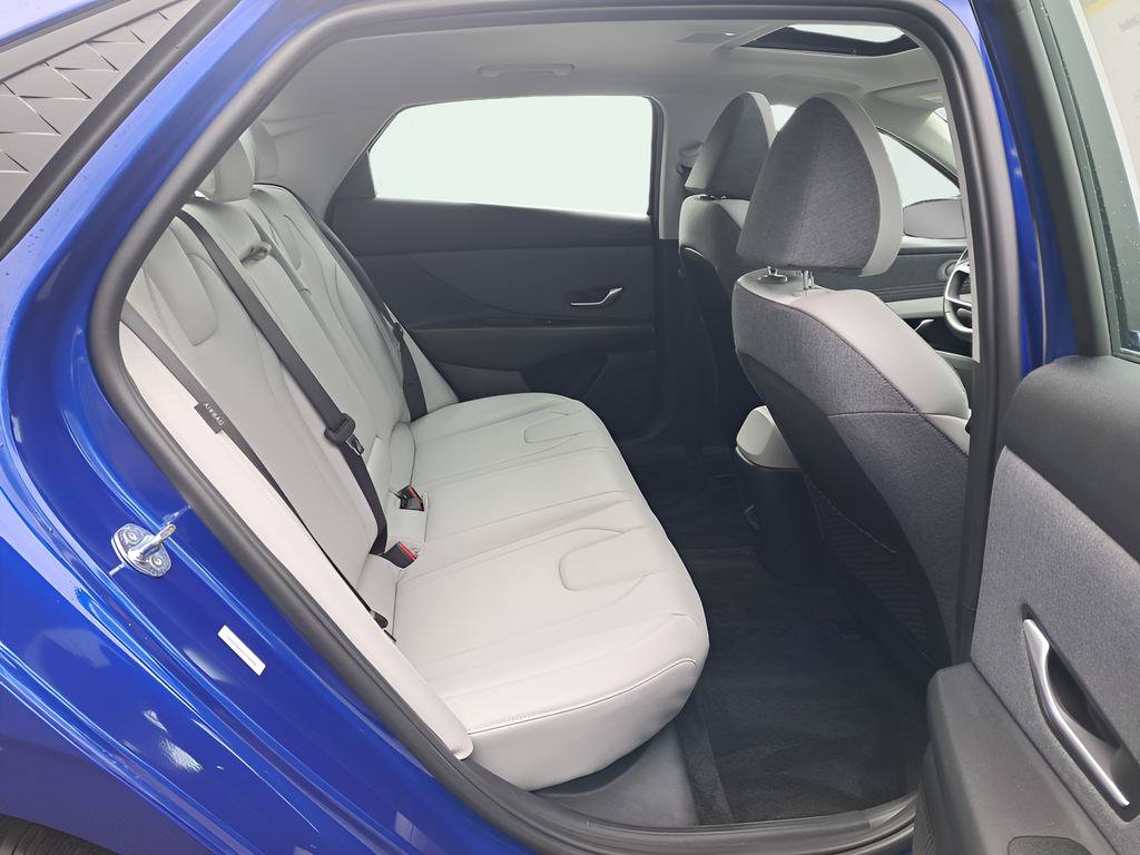 Used 2026 Hyundai Elantra Limited FWD image 14