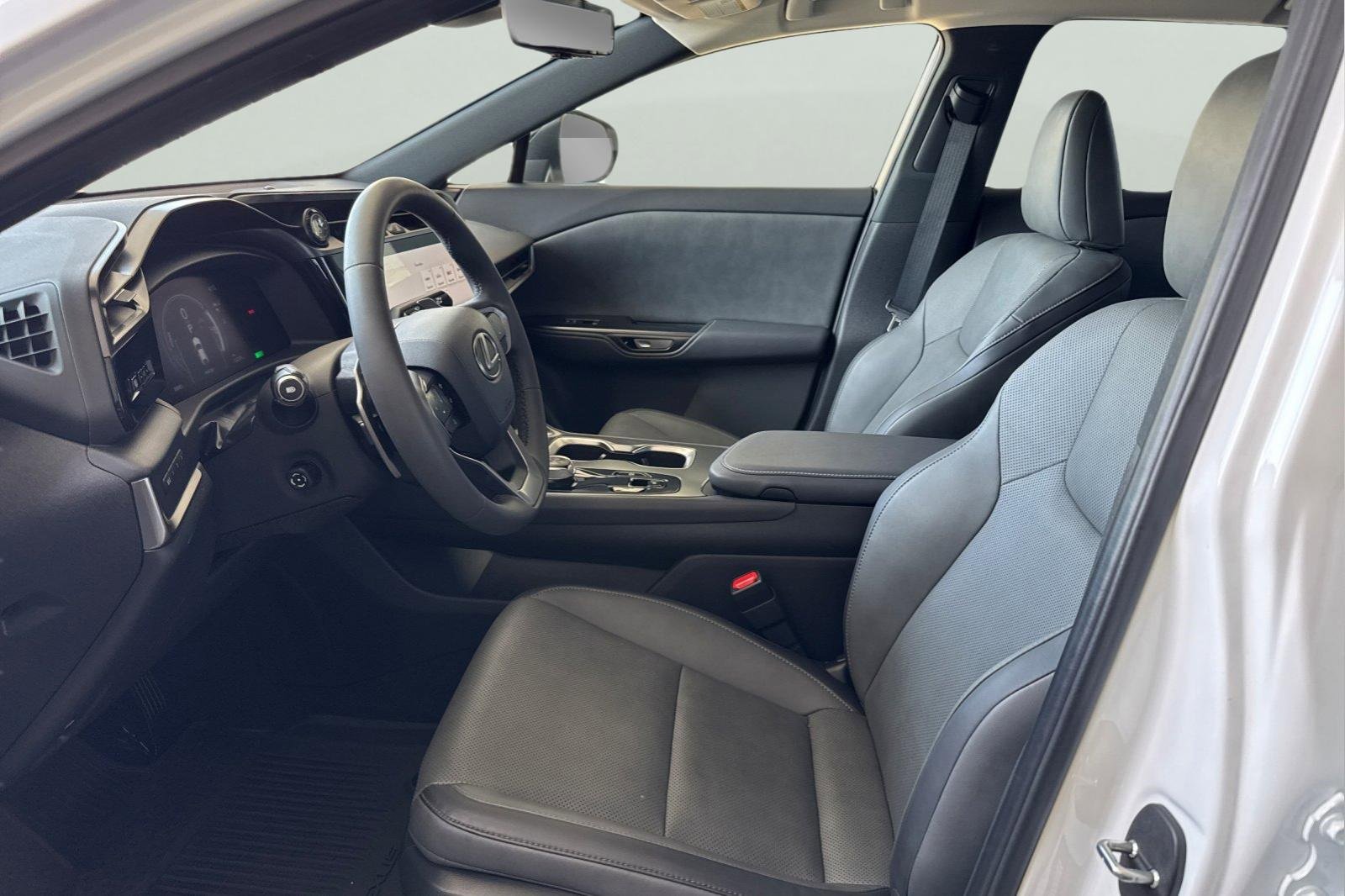 Used 2024 Lexus RZ 300e Premium image 14