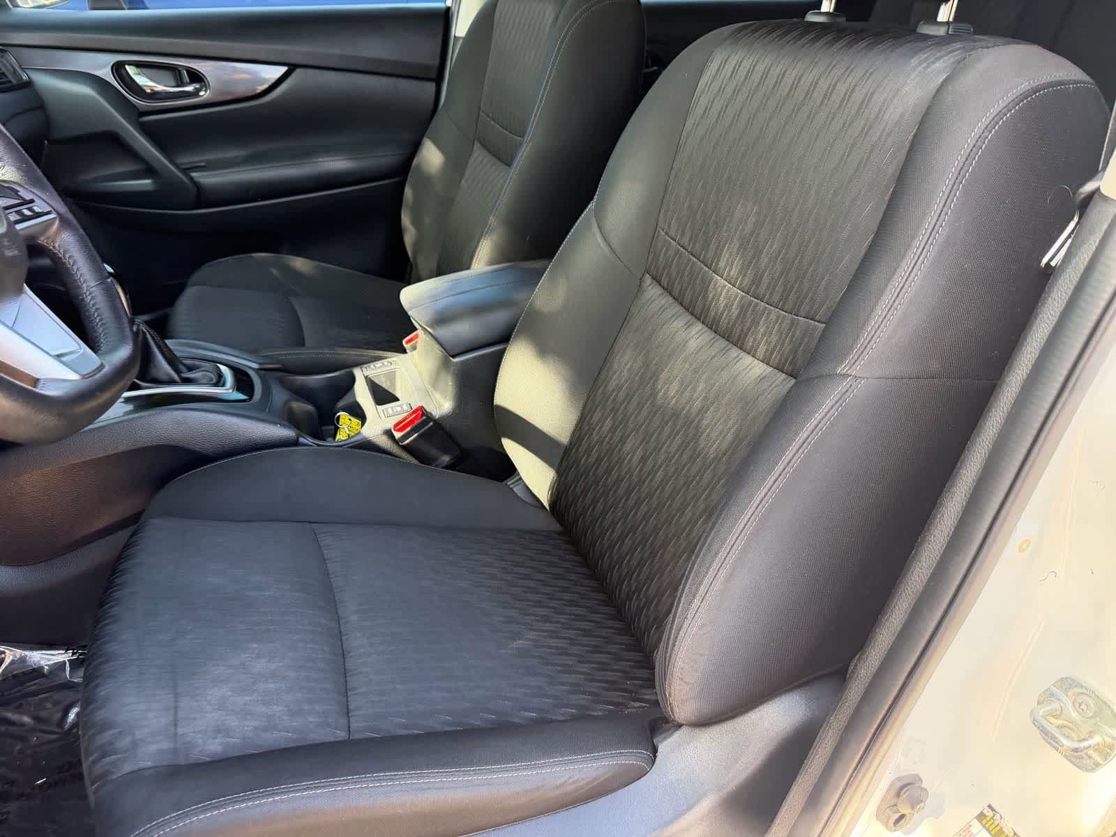 Used 2020 Nissan Rogue SV FWD image 32