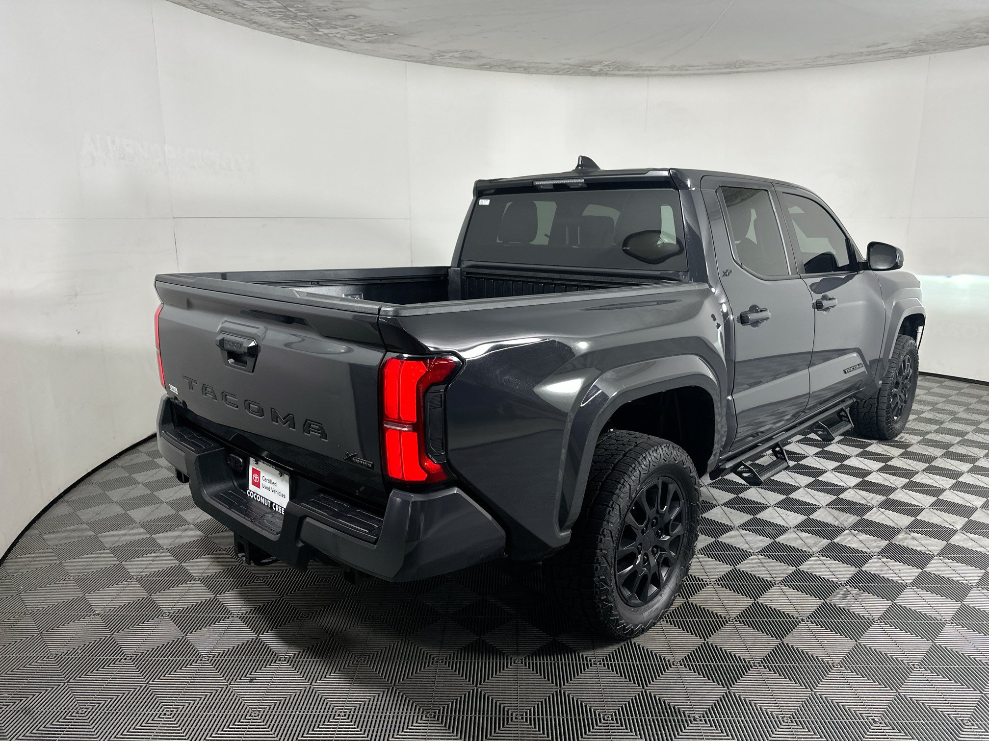Used 2026 Toyota Tacoma SR5 AWD/4WD image 3