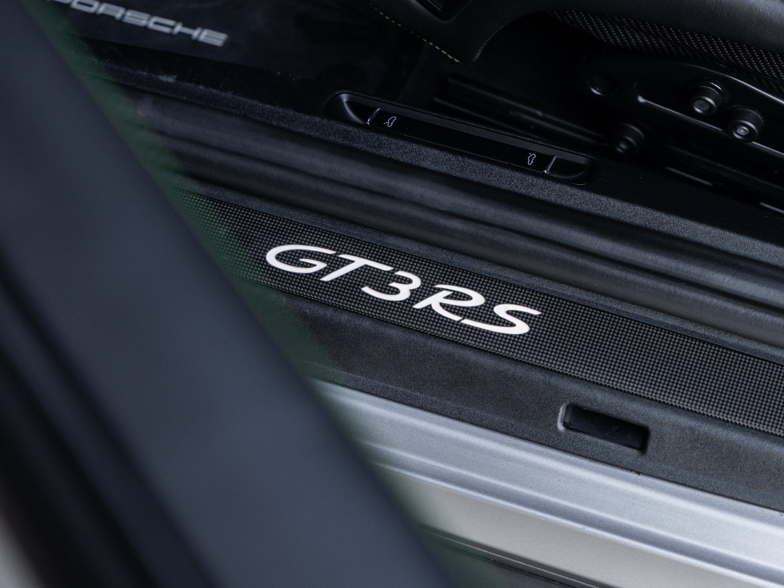 Certified 2019 Porsche 911 GT3 RS RWD image 40