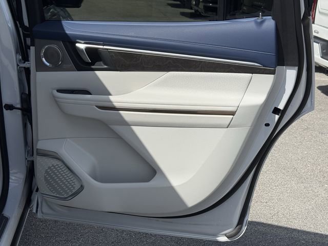 Used 2025 Buick Enclave Avenir image 37