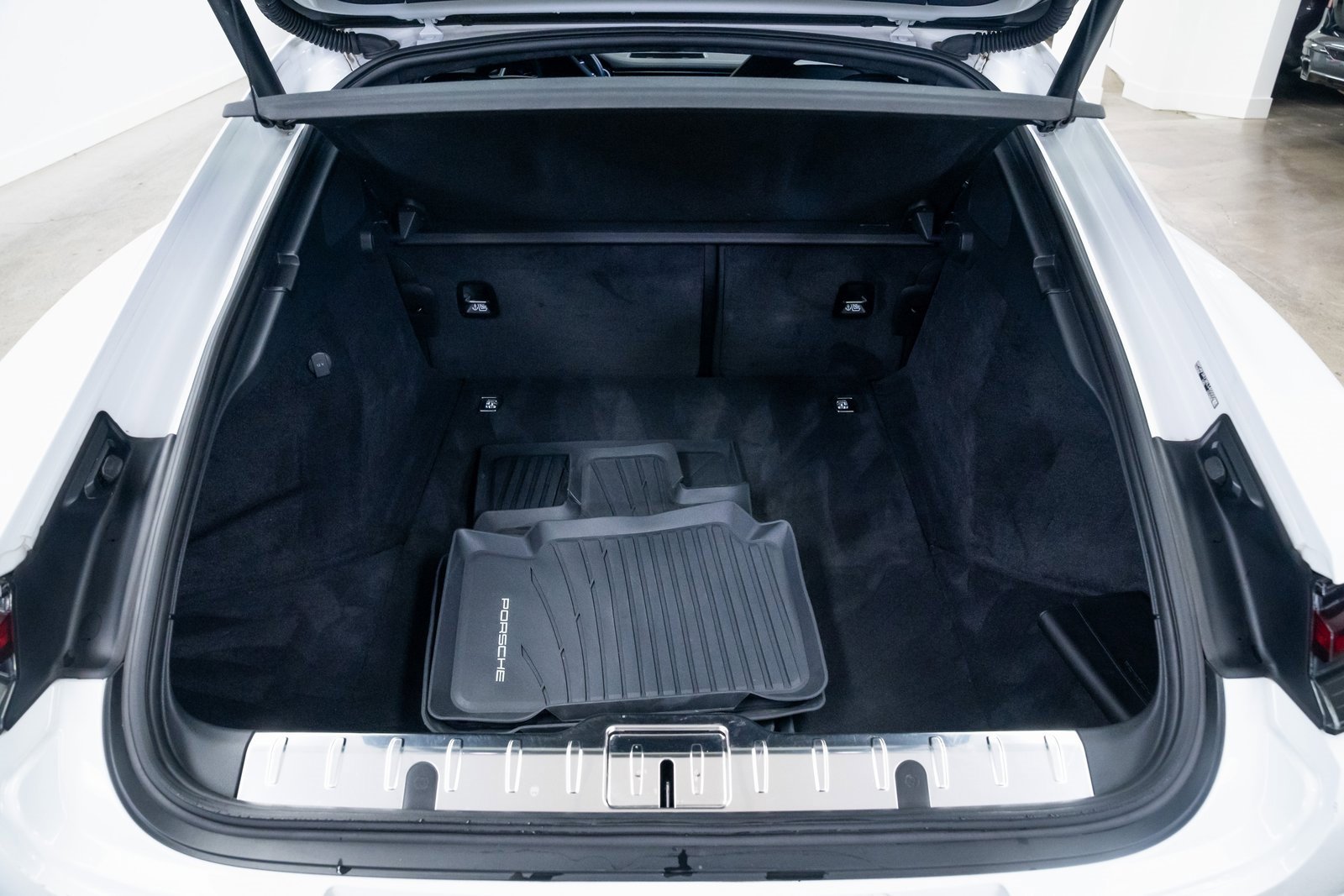 Used 2019 Porsche Panamera Turbo image 8