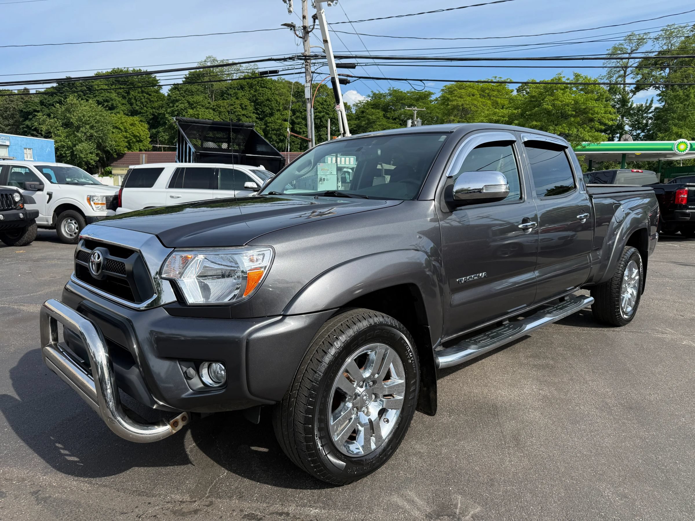 Used 2014 Toyota Tacoma 4x4 Double Cab image 2
