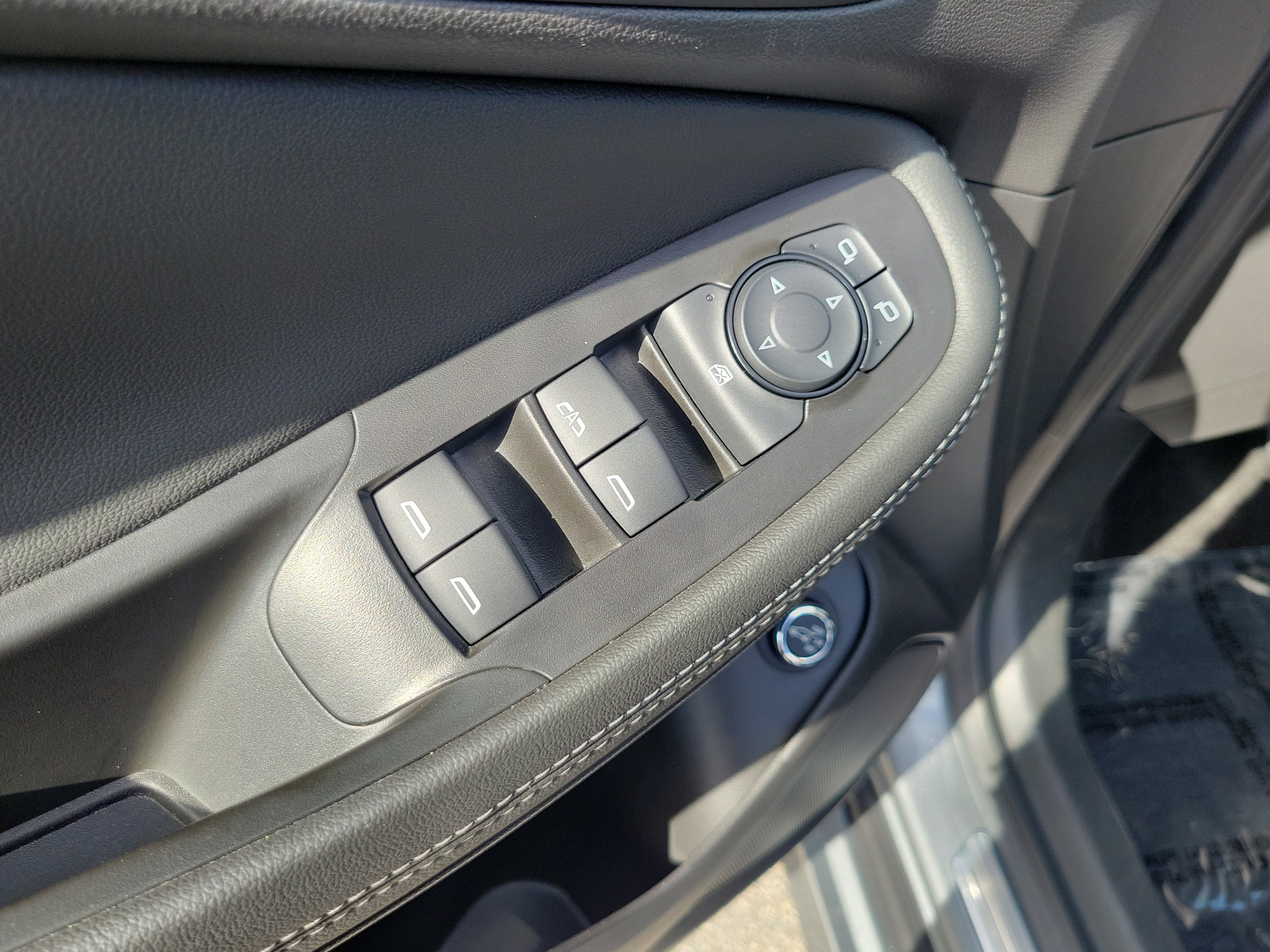 Used 2023 Buick Encore GX Select w/ Sport Touring Package image 25