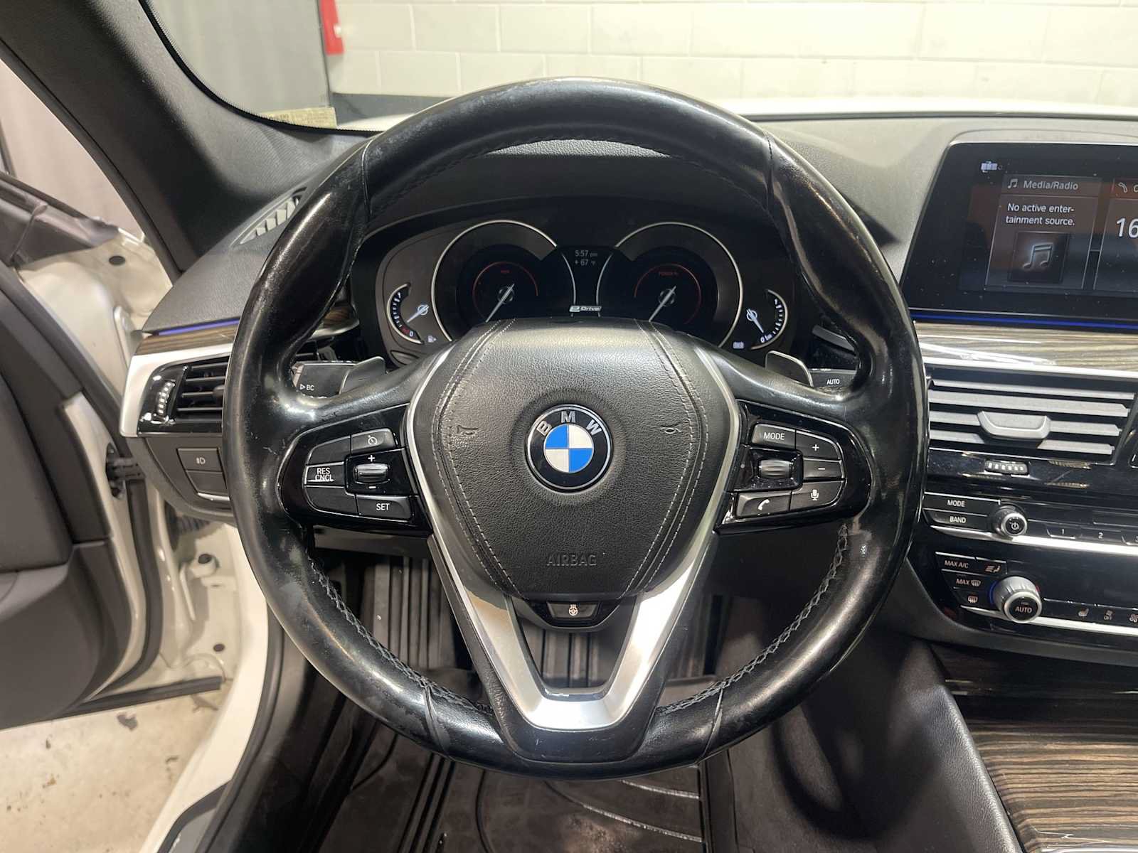 Used 2018 BMW 530e xDrive AWD/4WD image 15