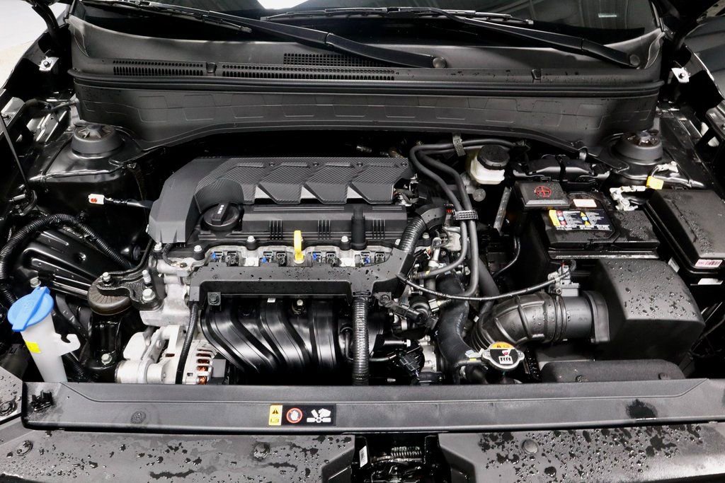 Certified 2025 Hyundai Venue SEL image 16