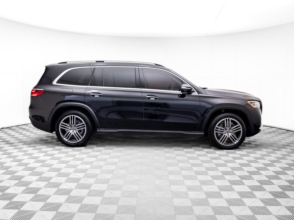 Used 2024 Mercedes-Benz GLS 450 4MATIC image 7