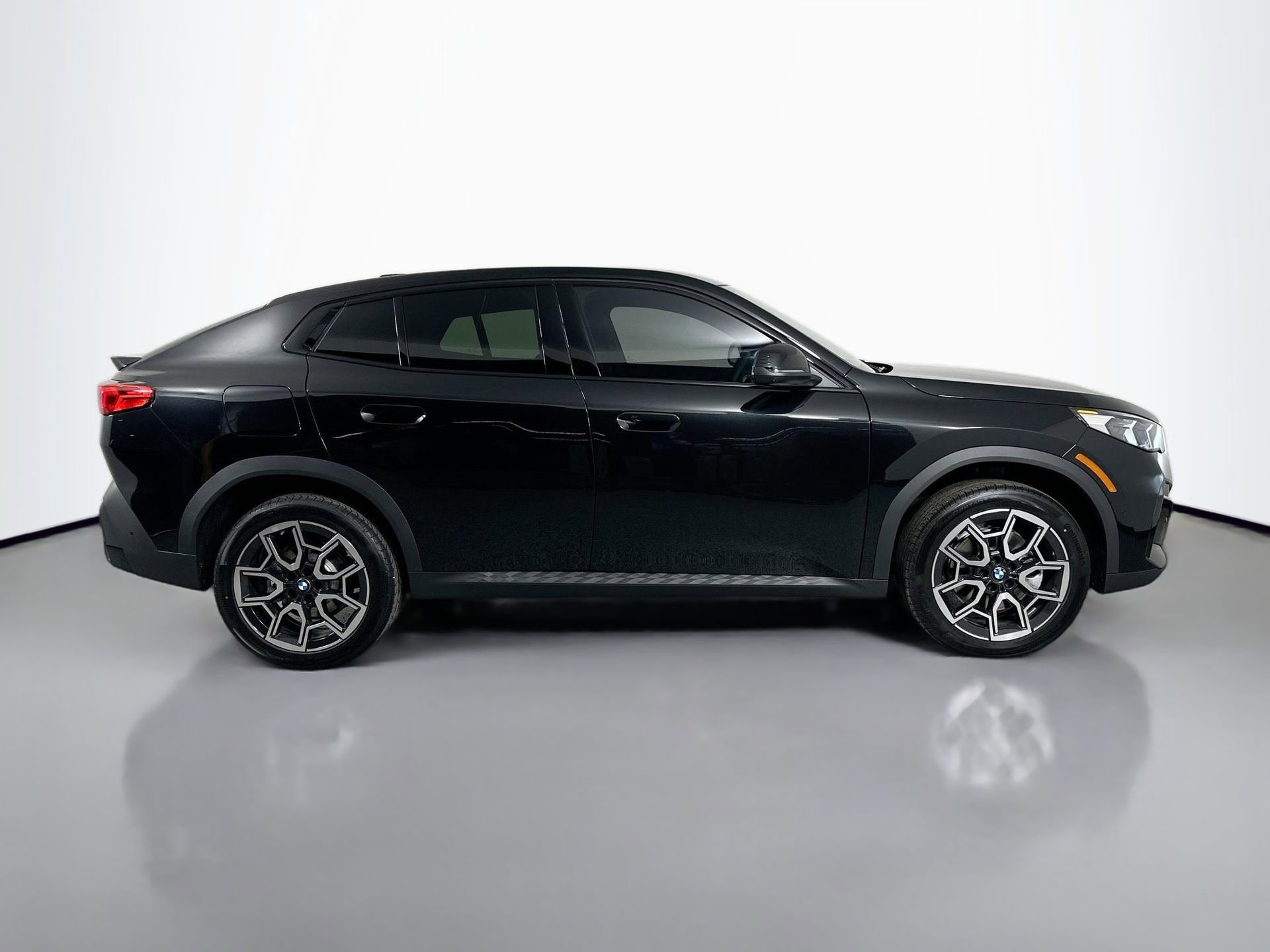 New 2026 BMW X2 xDrive28i w/ Technology Package image 4