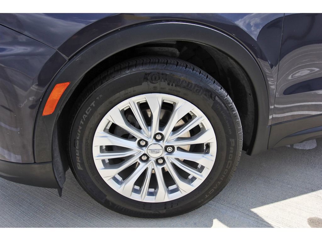 Used 2024 Cadillac XT4 Luxury w/ Cold Weather Package FWD image 32