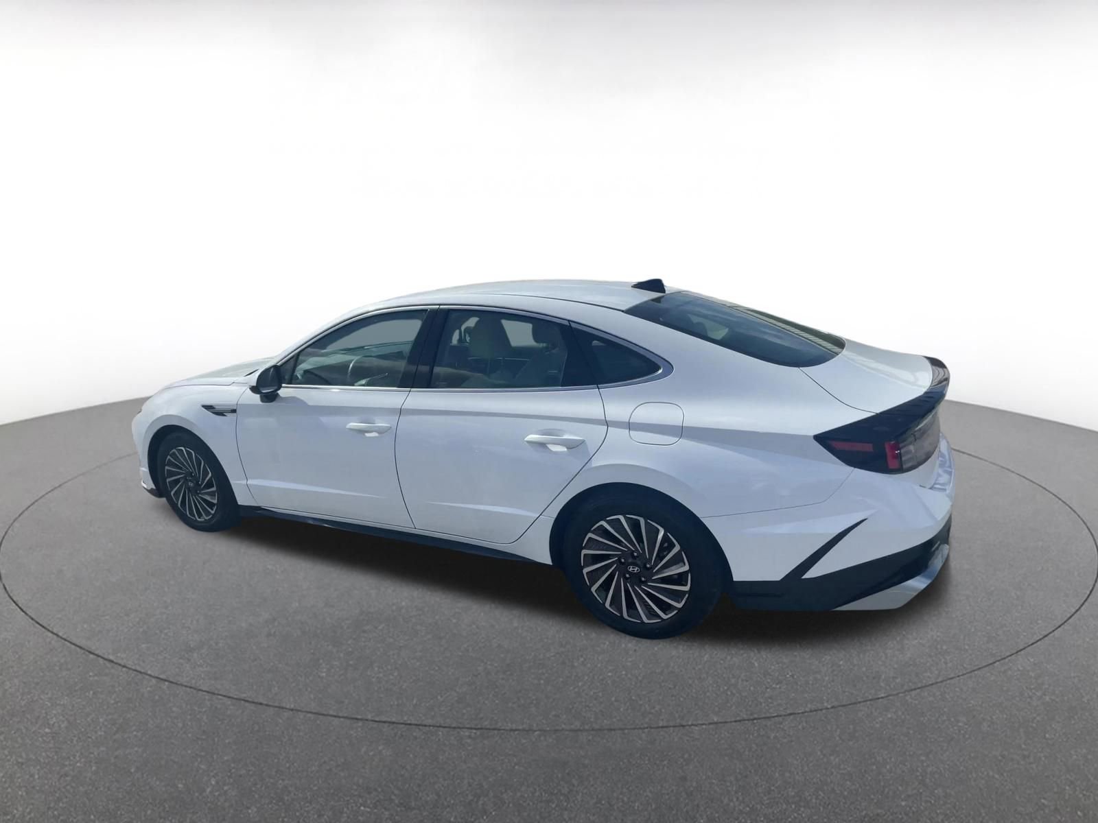 Used 2025 Hyundai Sonata SEL FWD image 8