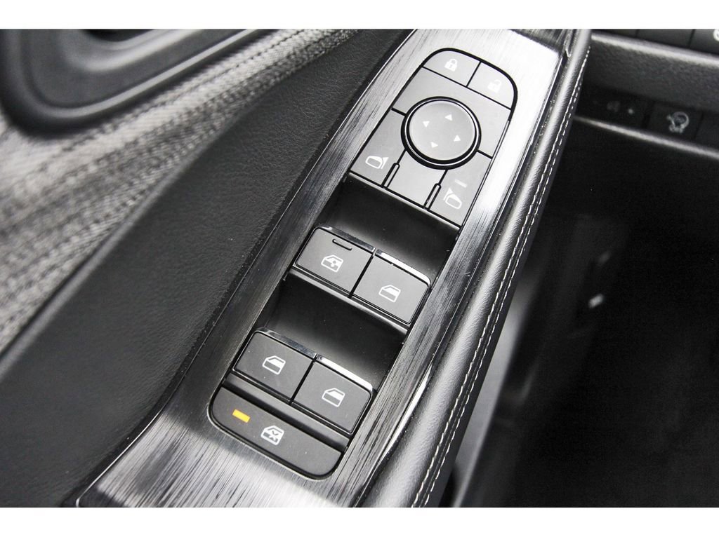 Used 2023 Nissan Rogue SV FWD image 22