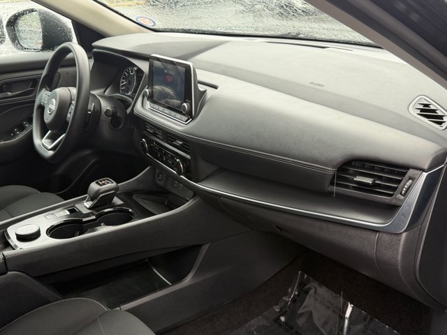 Used 2024 Nissan Rogue S AWD/4WD image 18