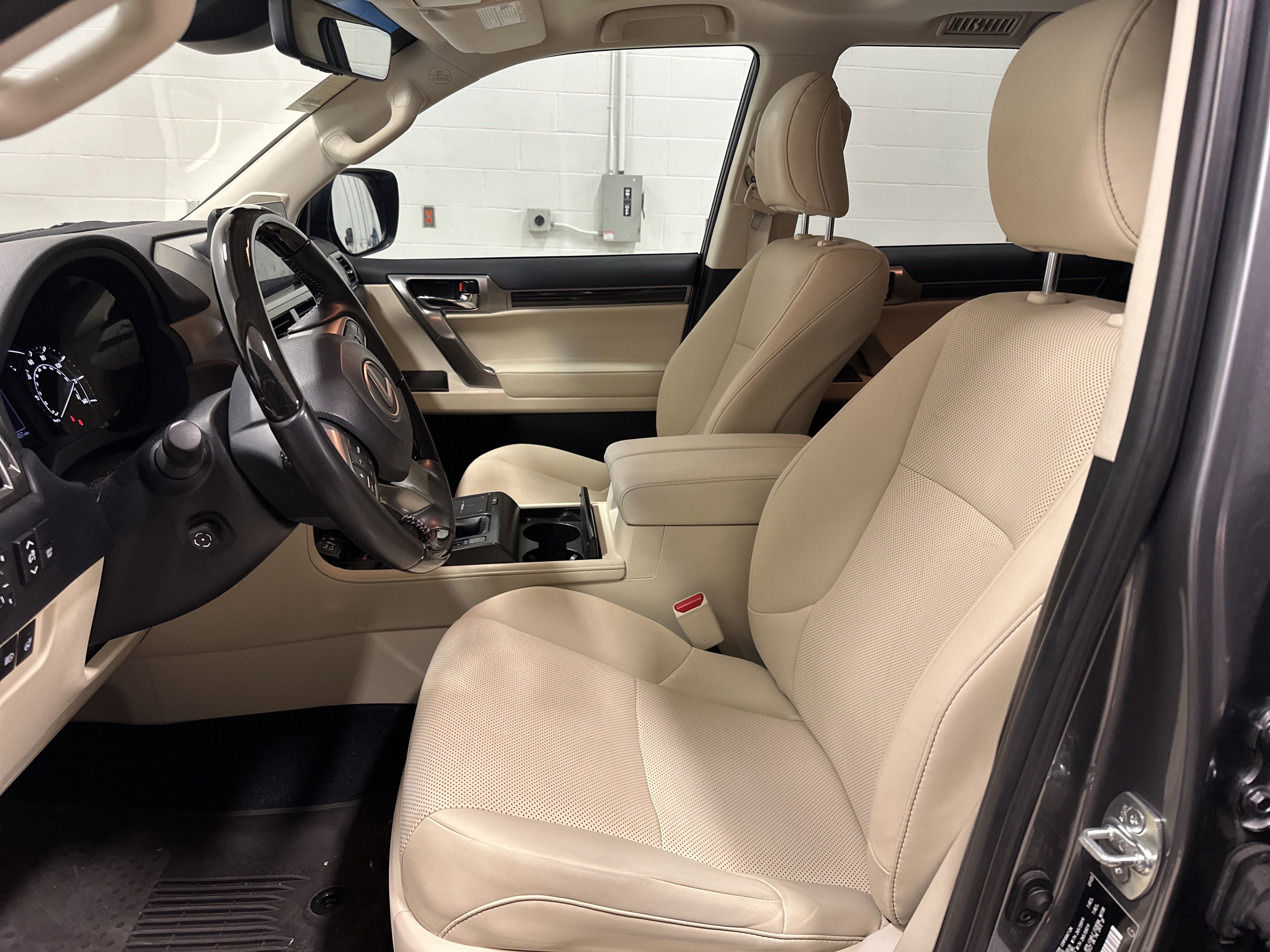 Certified 2023 Lexus GX 460 Premium AWD/4WD image 16
