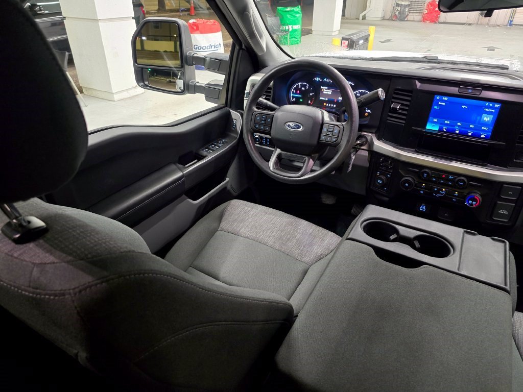 Used 2025 Ford F250 XLT AWD/4WD image 40