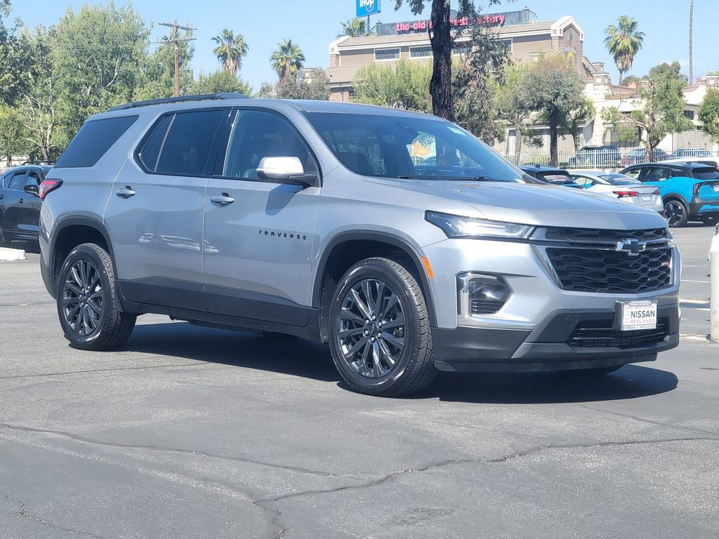 Used 2023 Chevrolet Traverse RS w/ LPO, Floor Liner Package FWD image 39