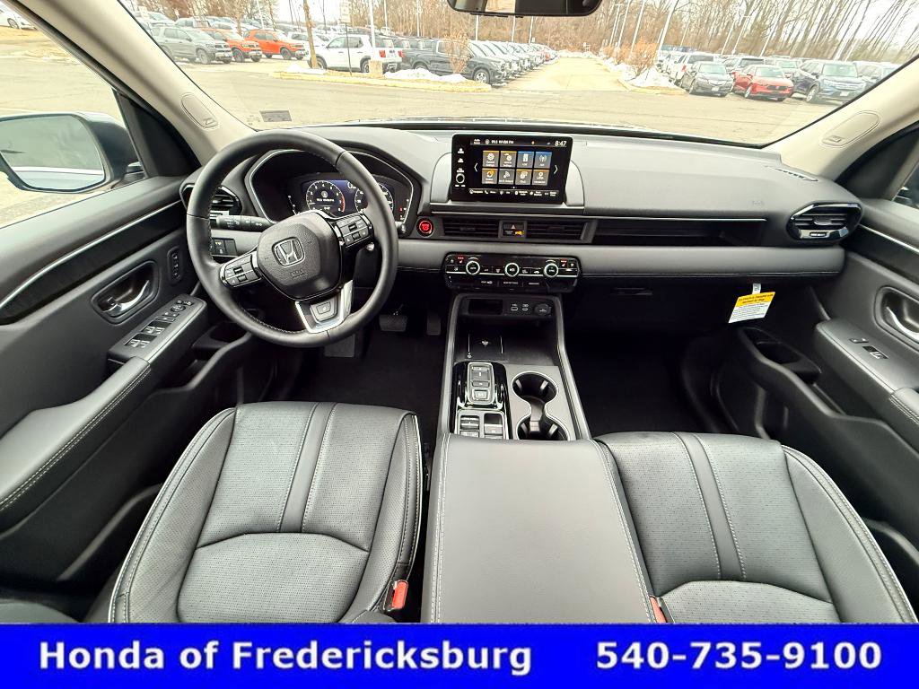 Certified 2025 Honda Pilot Elite image 47
