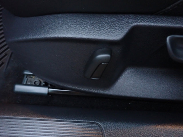 Used 2019 Volkswagen Golf SE w/ Driver Assistance Package image 23