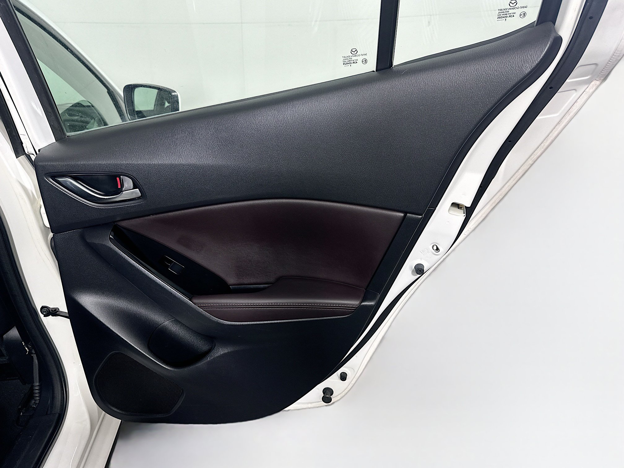 Used 2018 MAZDA MAZDA3 Touring FWD image 32