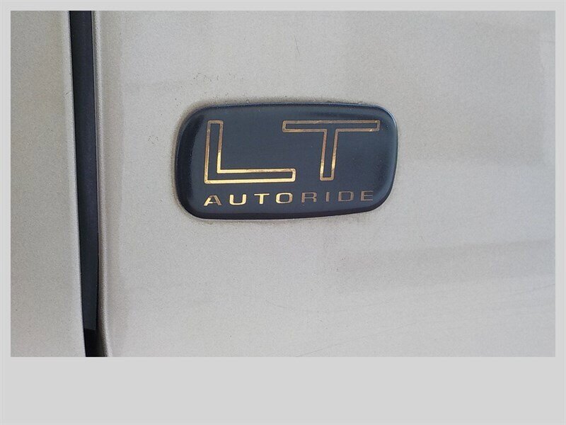 Used 2006 Chevrolet Suburban LT w/ Preferred Equipment Group AWD/4WD image 34