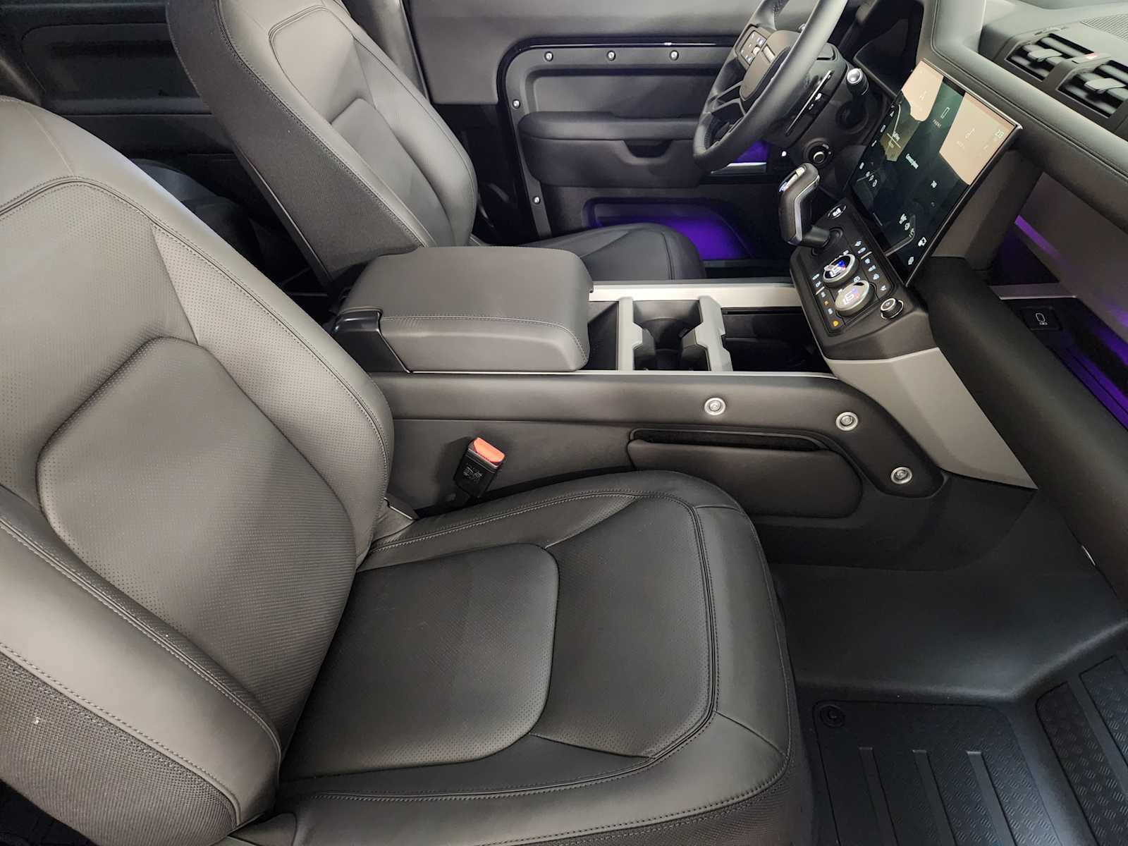 New 2026 Land Rover Defender 90 V8 AWD/4WD image 3