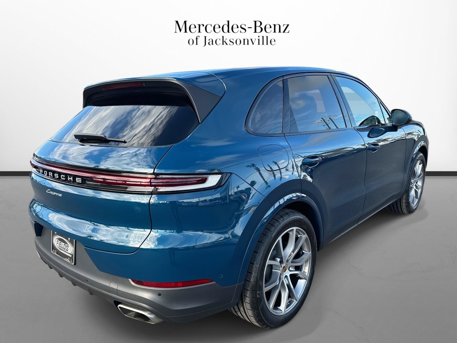 Used 2024 Porsche Cayenne AWD/4WD image 3