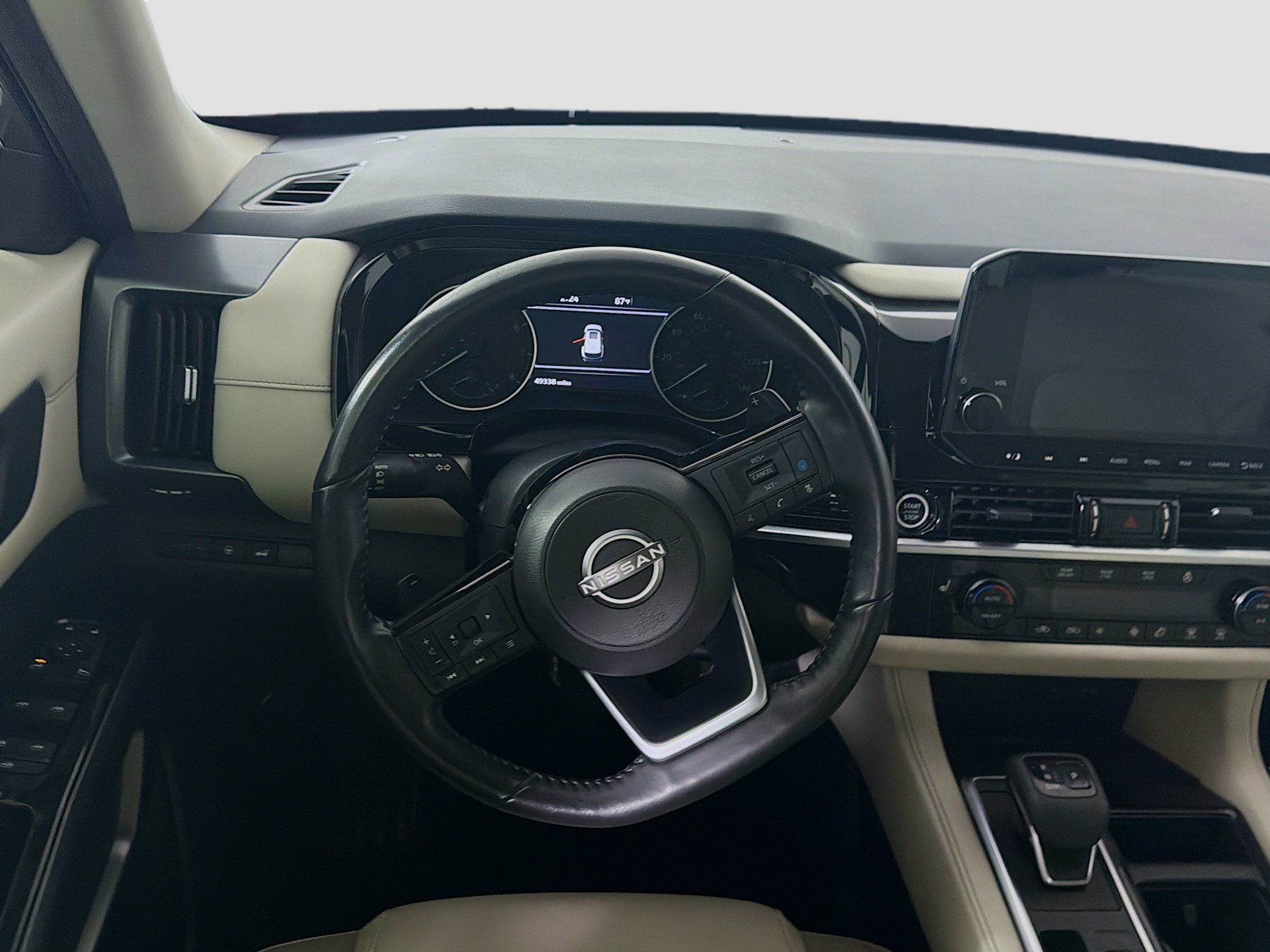 Used 2023 Nissan Pathfinder SL w/ Lighting Package (N92) FWD image 17