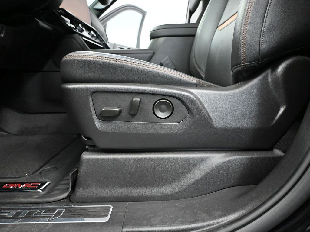 Used 2025 GMC Sierra 3500 AT4 image 24