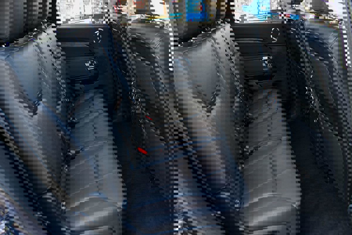 Used 2019 Land Rover Discovery HSE image 20