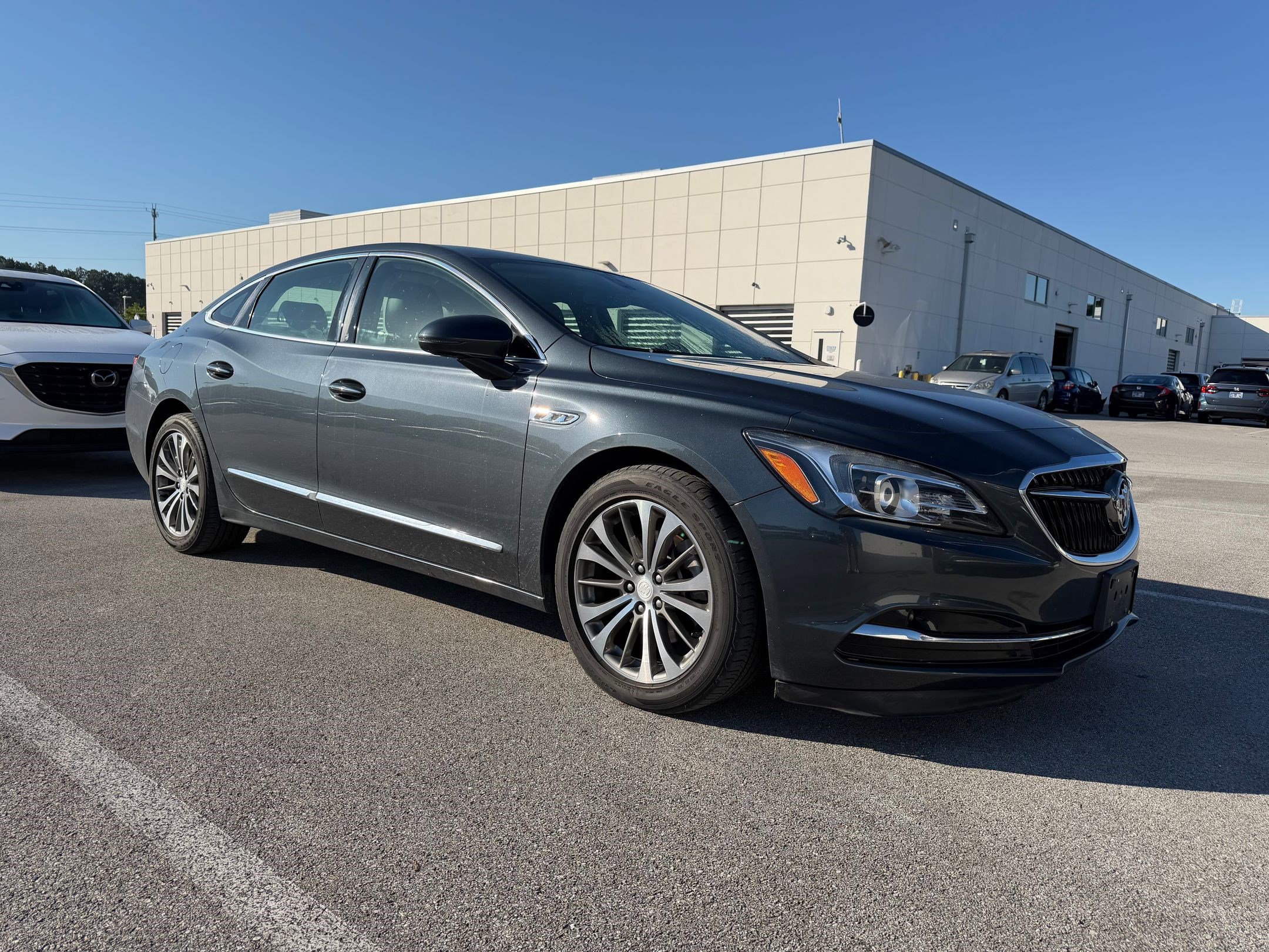 Used 2019 Buick LaCrosse Essence w/ Sights and Sounds Package AWD/4WD image 4