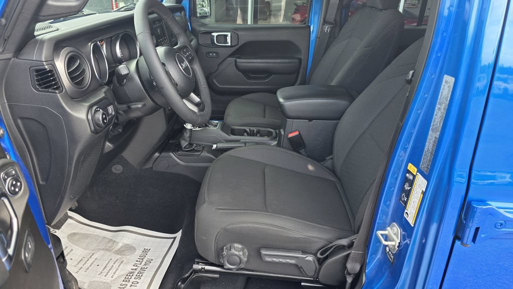Used 2023 Jeep Gladiator Sport AWD/4WD image 14