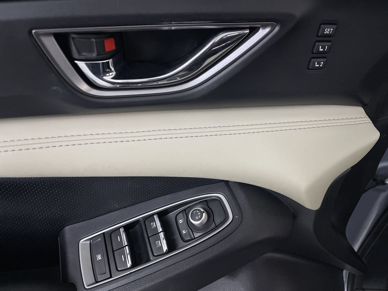 Used 2019 Subaru Ascent Limited AWD/4WD image 11