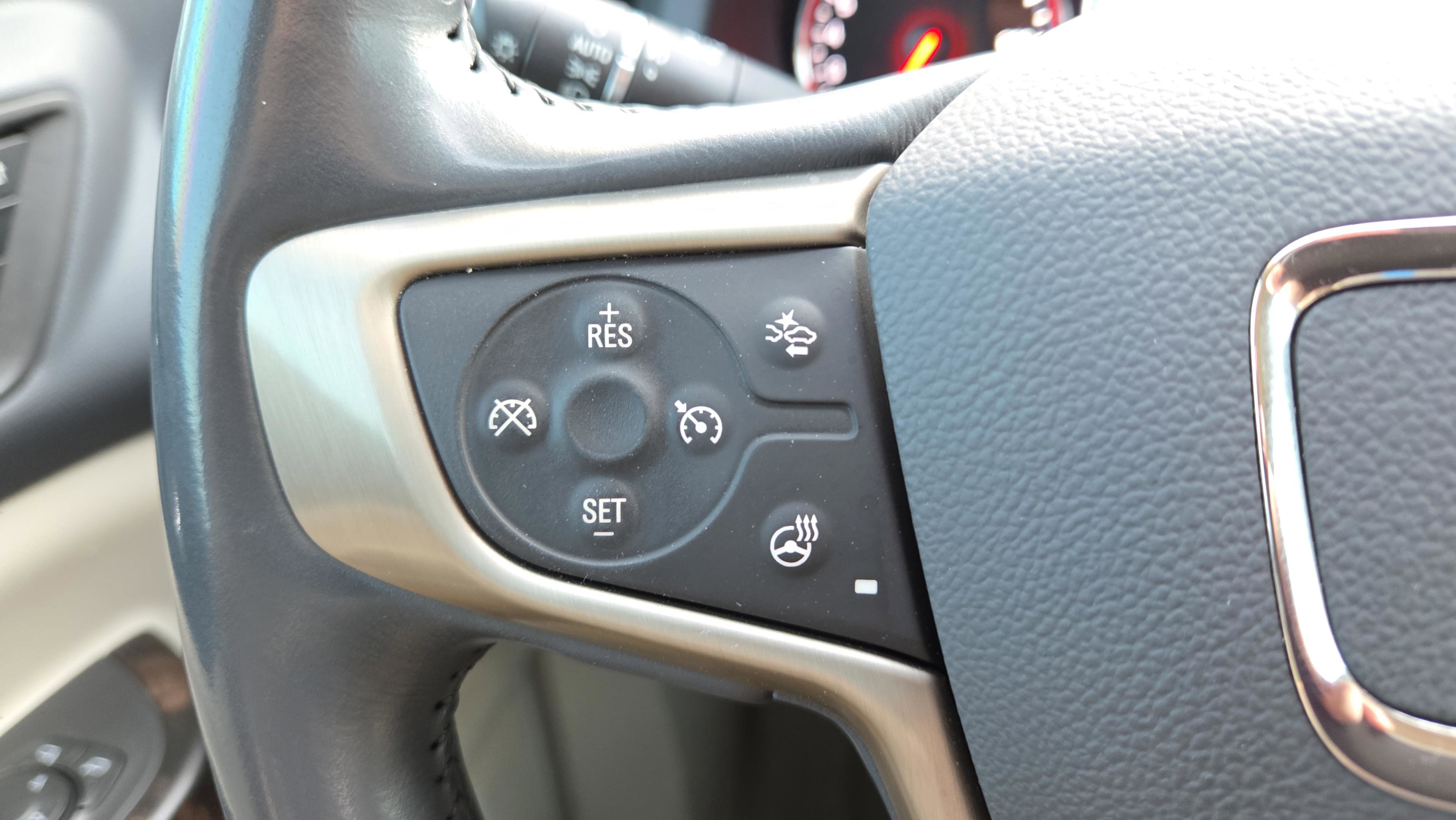 Used 2021 GMC Acadia Denali w/ Denali Technology Package image 11