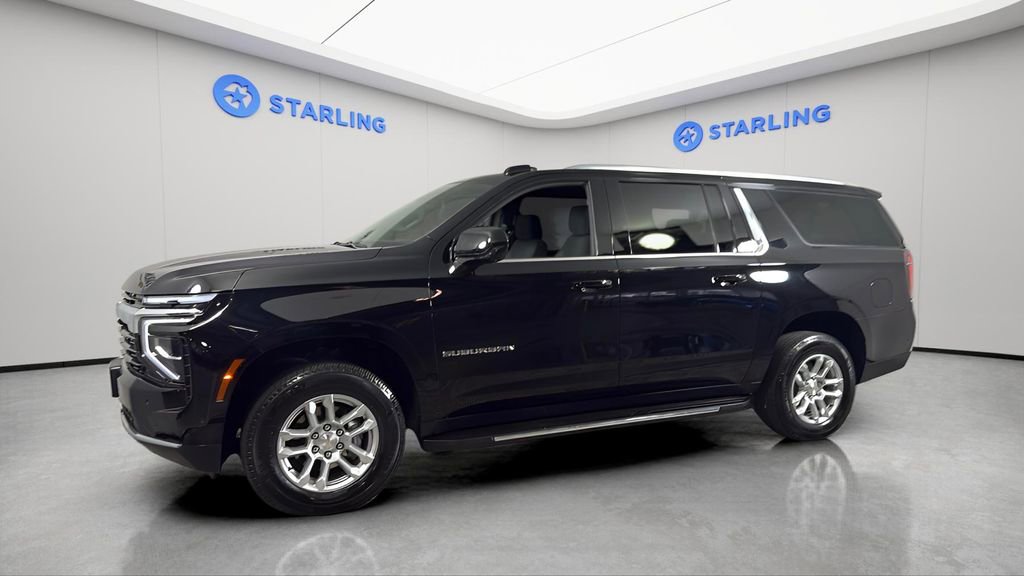 Used 2025 Chevrolet Suburban LS image 2