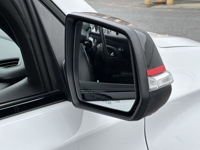 Used 2023 Chevrolet Traverse Premier w/ Redline Edition image 28