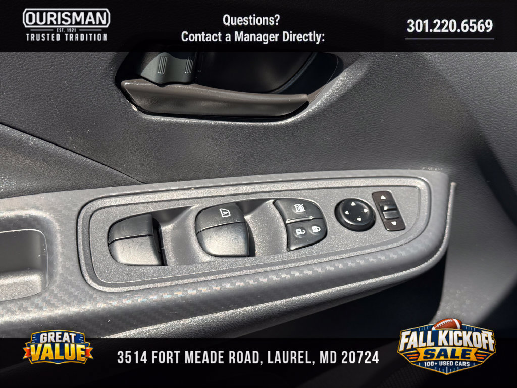Used 2025 Nissan Versa S w/ Trunk Package FWD image 32