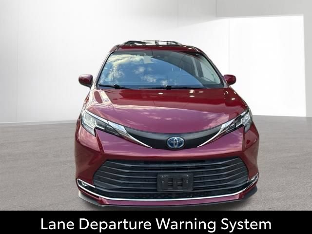 Certified 2021 Toyota Sienna XLE w/ XLE Plus Package FWD image 13