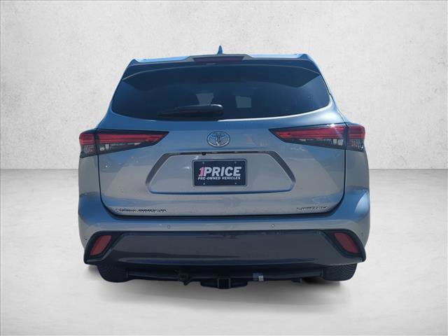 Used 2021 Toyota Highlander Limited FWD image 4