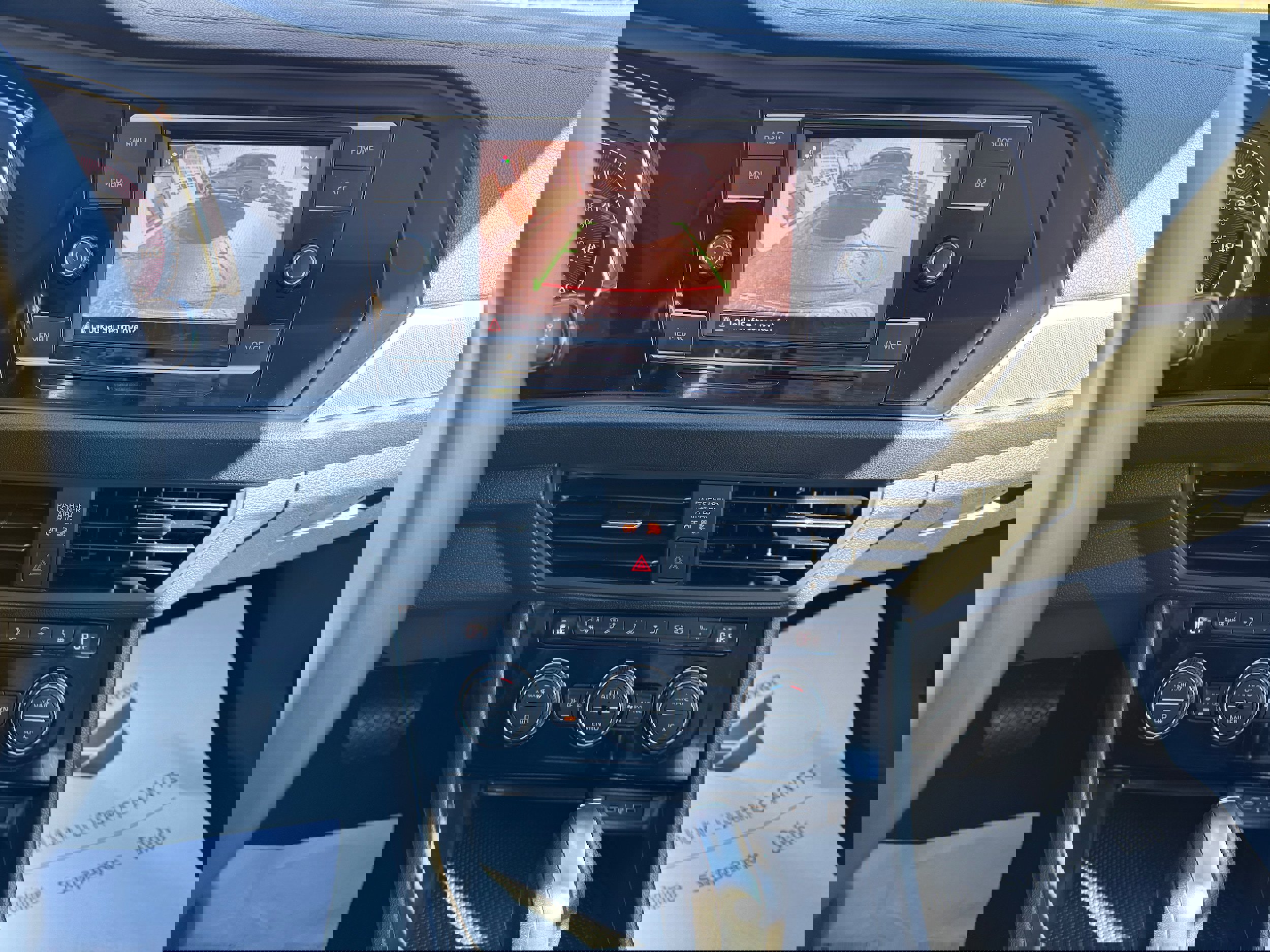 Used 2021 Volkswagen Jetta SE w/ SE Cold Weather Package image 16