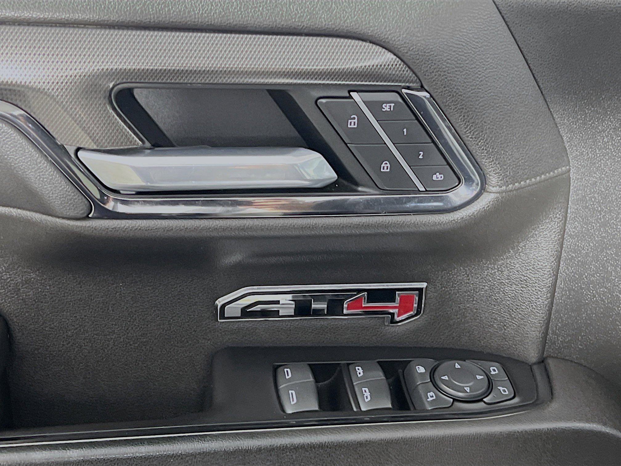 Used 2022 GMC Sierra 1500 AT4 w/ AT4 Premium Package image 17