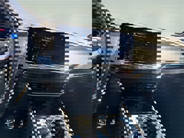 Used 2024 Volkswagen Atlas Cross Sport SEL Premium R-Line image 16