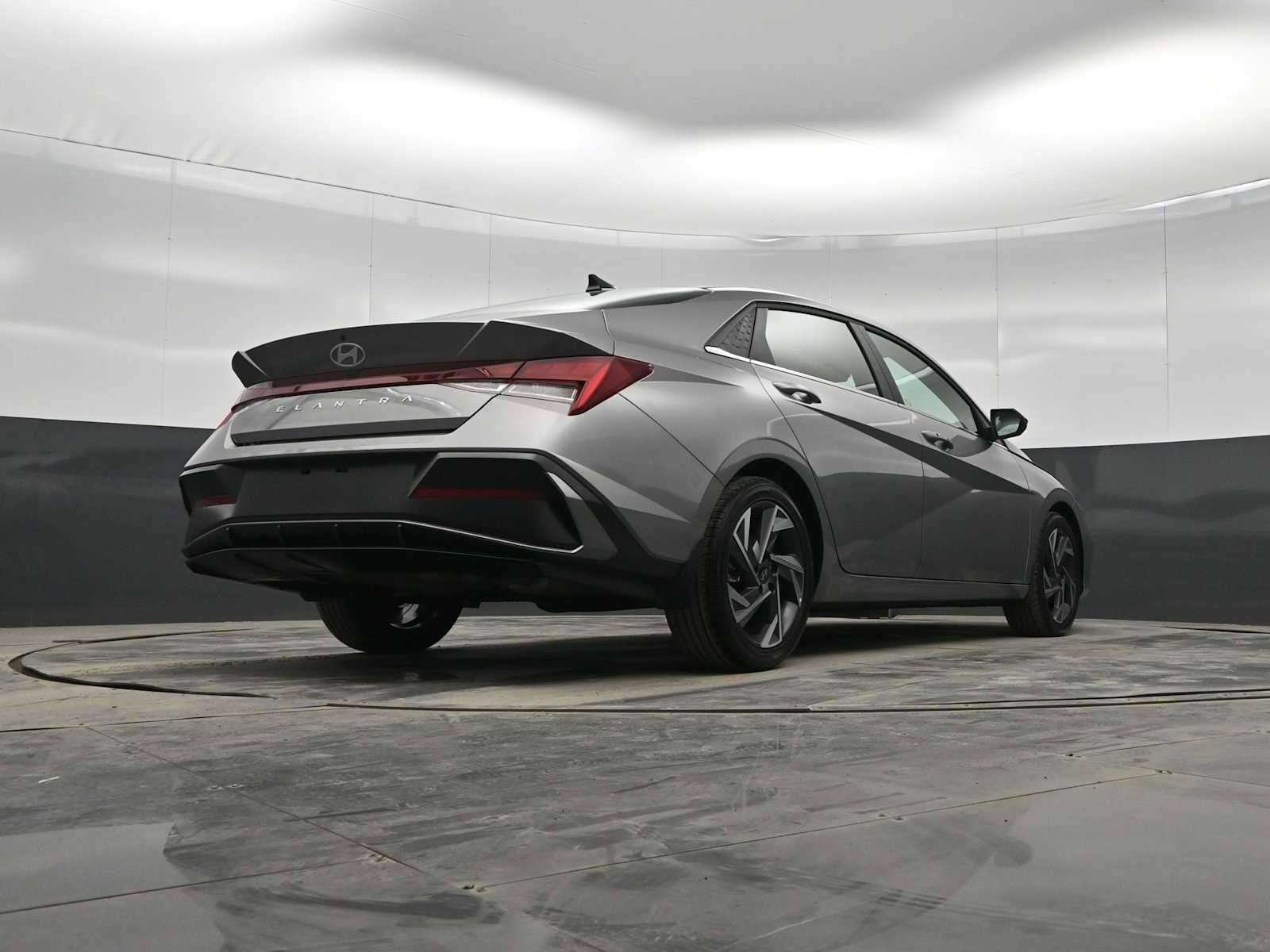 Certified 2025 Hyundai Elantra SEL image 36