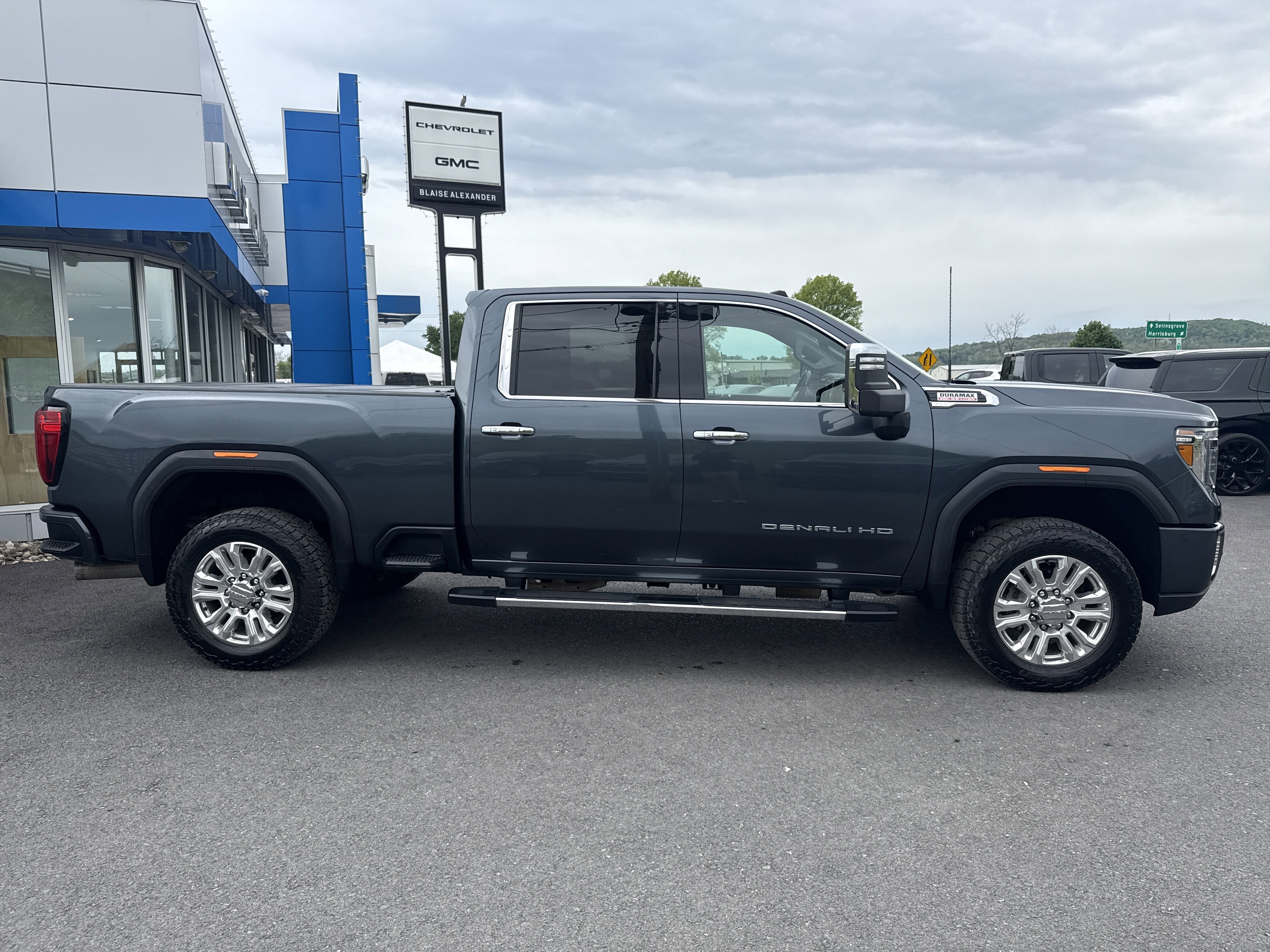 Used 2020 GMC Sierra 2500 Denali w/ Gooseneck/5TH Wheel Package AWD/4WD image 2