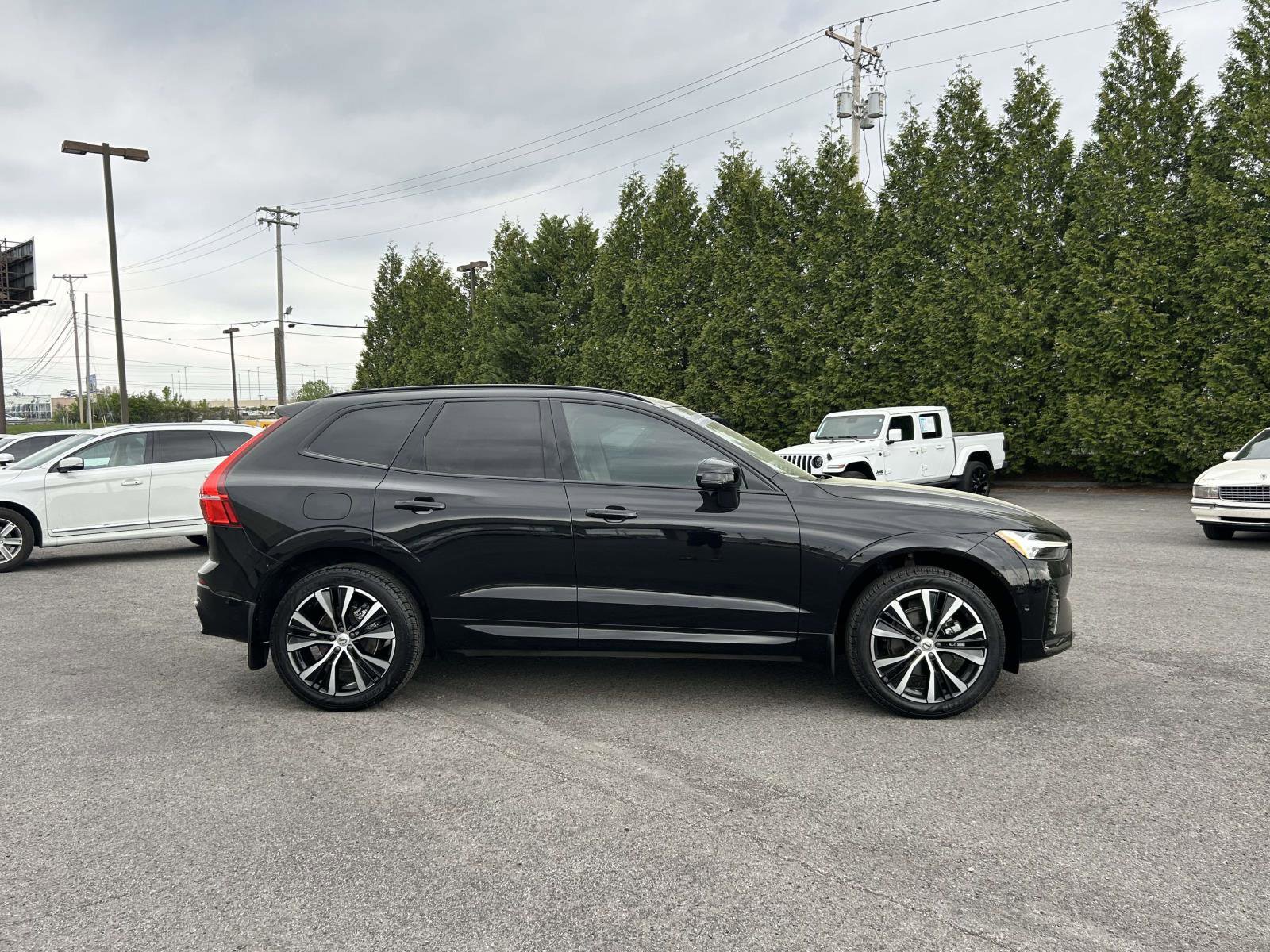 Certified 2024 Volvo XC60 B5 Plus w/ Climate Package image 2