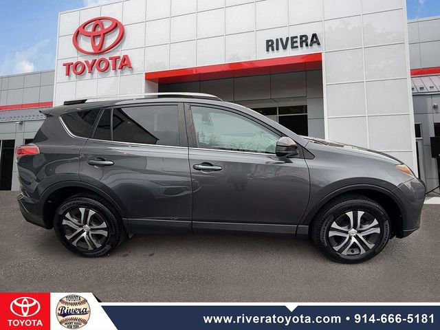 Used 2017 Toyota RAV4 LE image 4