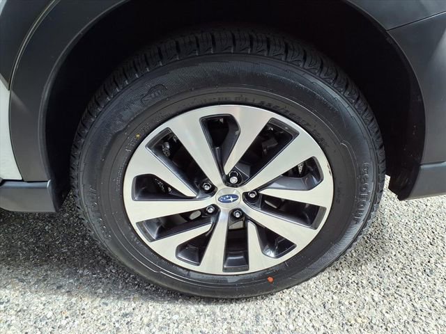 Used 2025 Subaru Outback Premium AWD/4WD image 19