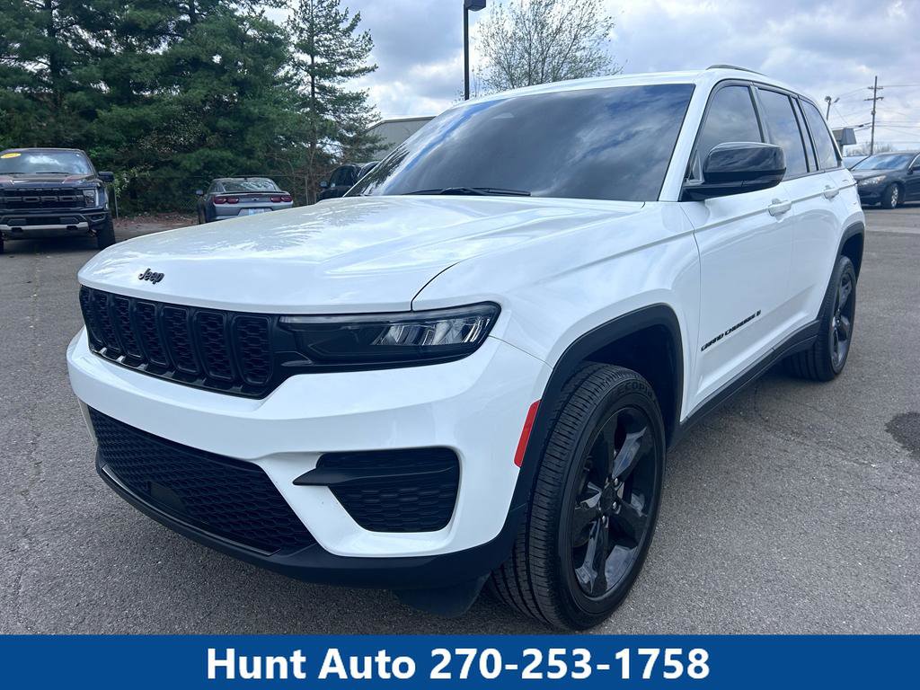Used 2024 Jeep Grand Cherokee Altitude AWD/4WD image 1